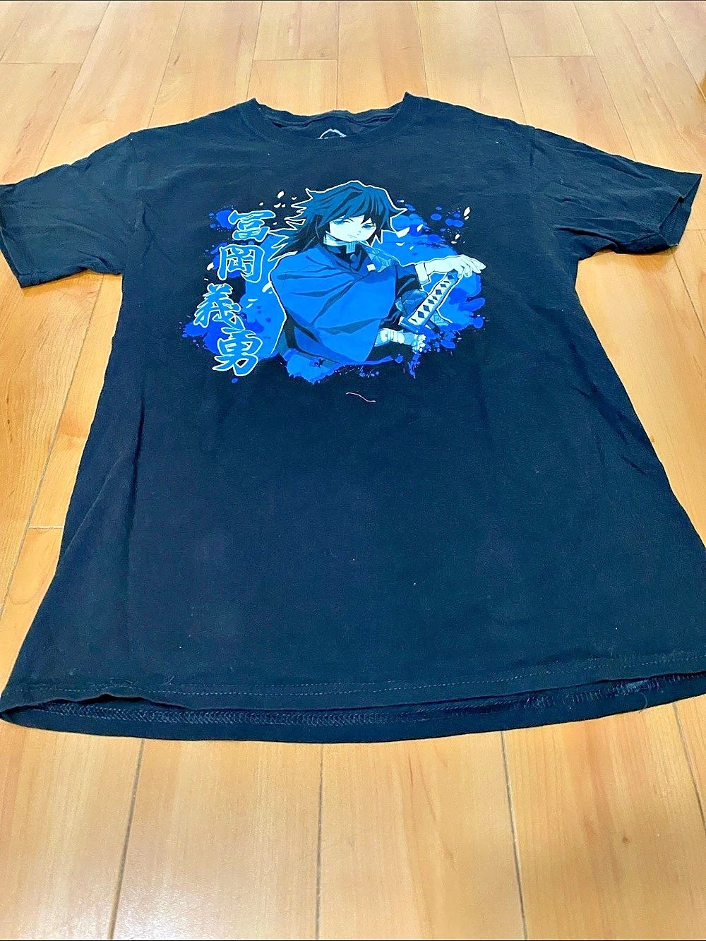 Demon Slayer Giyu Tomioka Graphic T-Shirt Tee in Black & Blue Size Medium